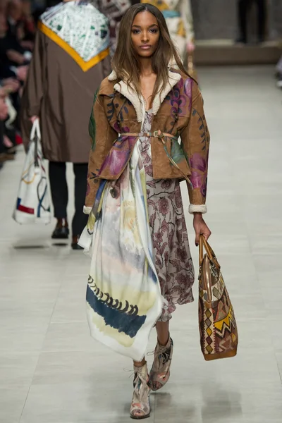 Look 10